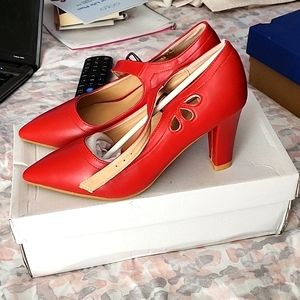 SHOES